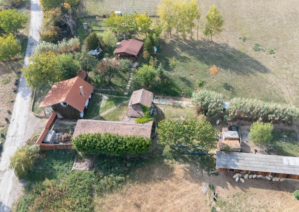 Na predaj gazdovský dom a biofarma na samote v obci Pastuchov
