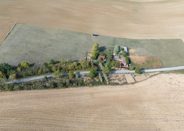 Na predaj gazdovský dom a biofarma na samote v obci Pastuchov