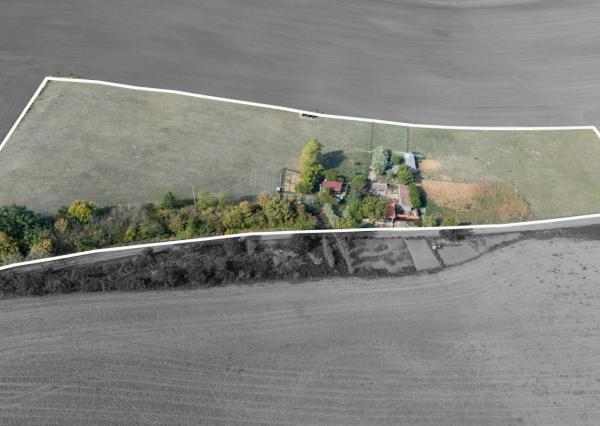 Na predaj gazdovský dom a biofarma na samote v obci Pastuchov