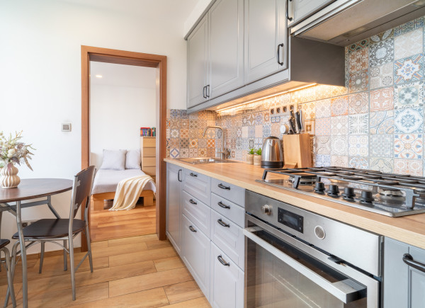 Na predaj priestranný 3-izbový byt s veľkou loggiou v Rači