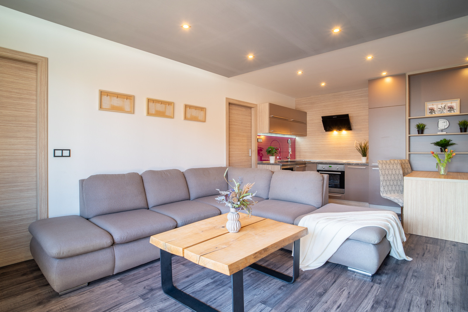 Na predaj priestranný 4-izbový byt v Trenčíne