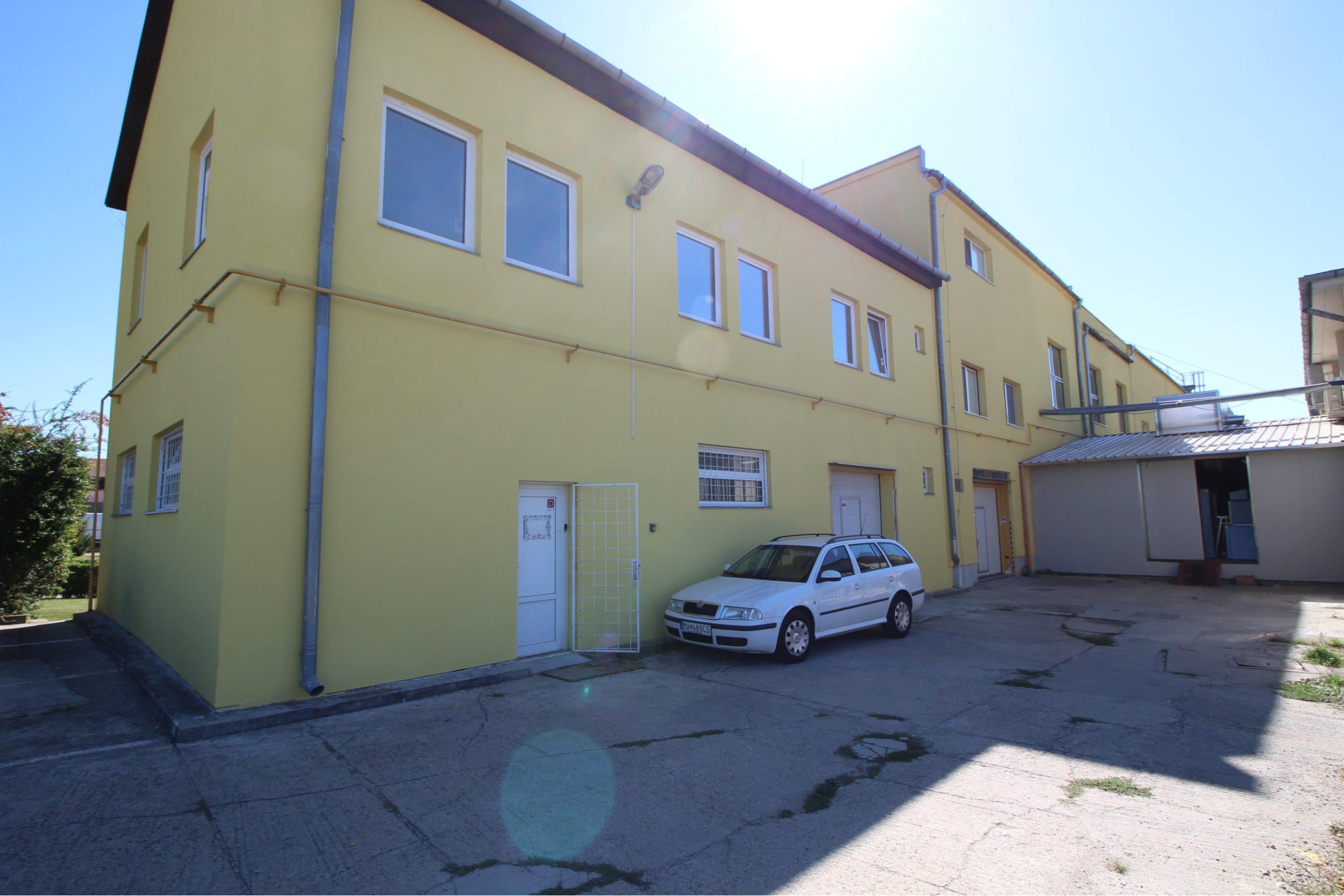 Na prenájom – skladové priestory s kanceláriami v Stupave