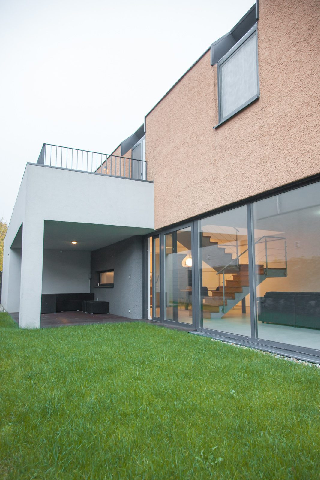 Na predaj exkluzívny 4-izbový rodinný dom priamo pod Devínom