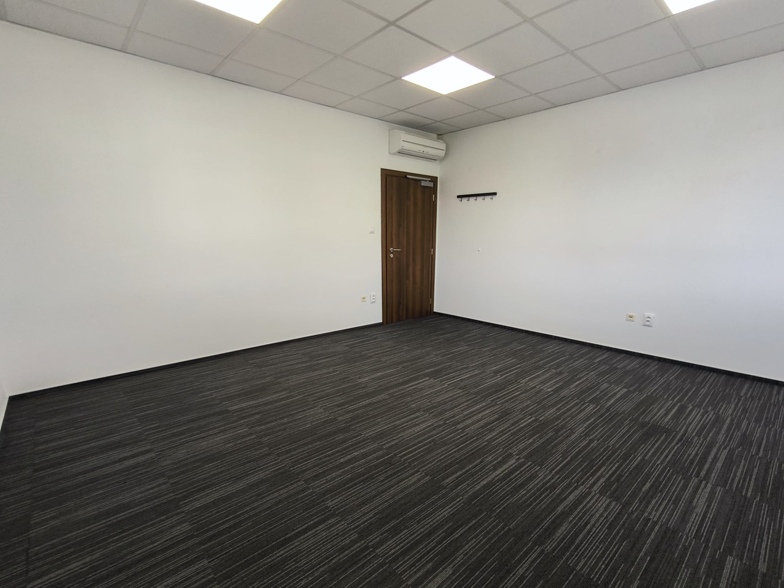 Na prenájom kancelárske priestory s parkovacím státím v Lamači