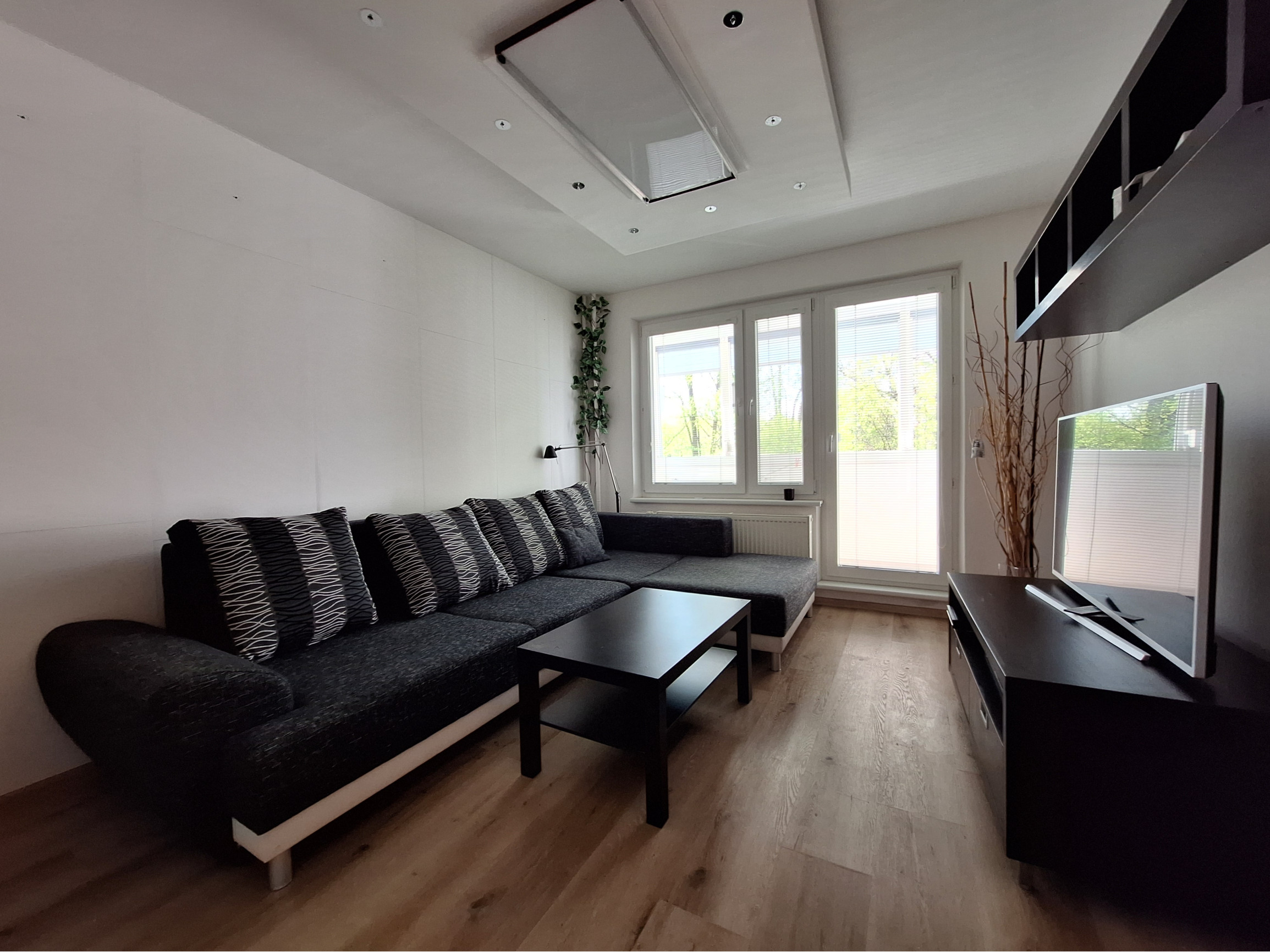 Na prenájom kompletne zariadený 1 - izbový byt v Žiline