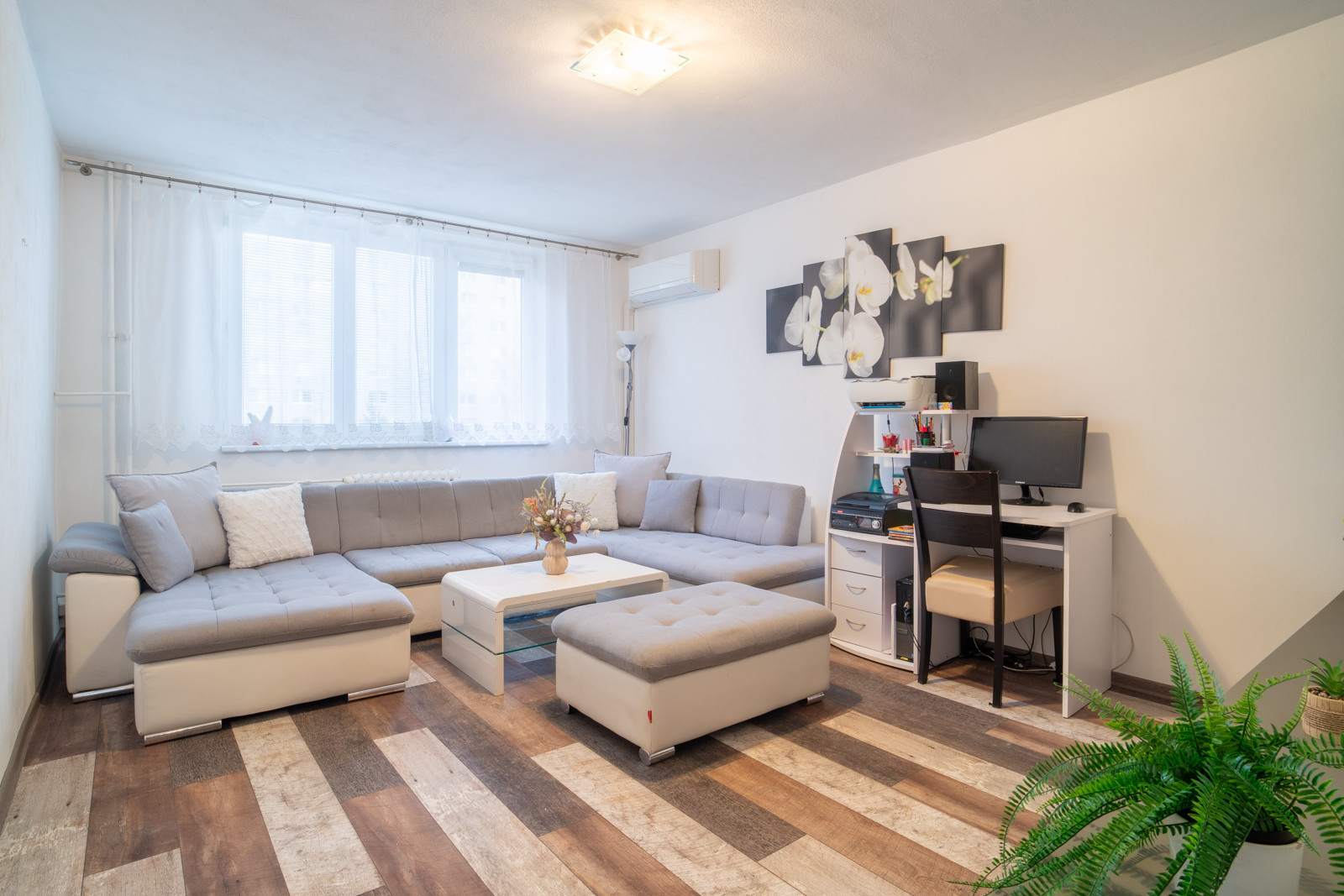Na predaj priestranný 3-izbový byt s loggiou v centre Stupavy
