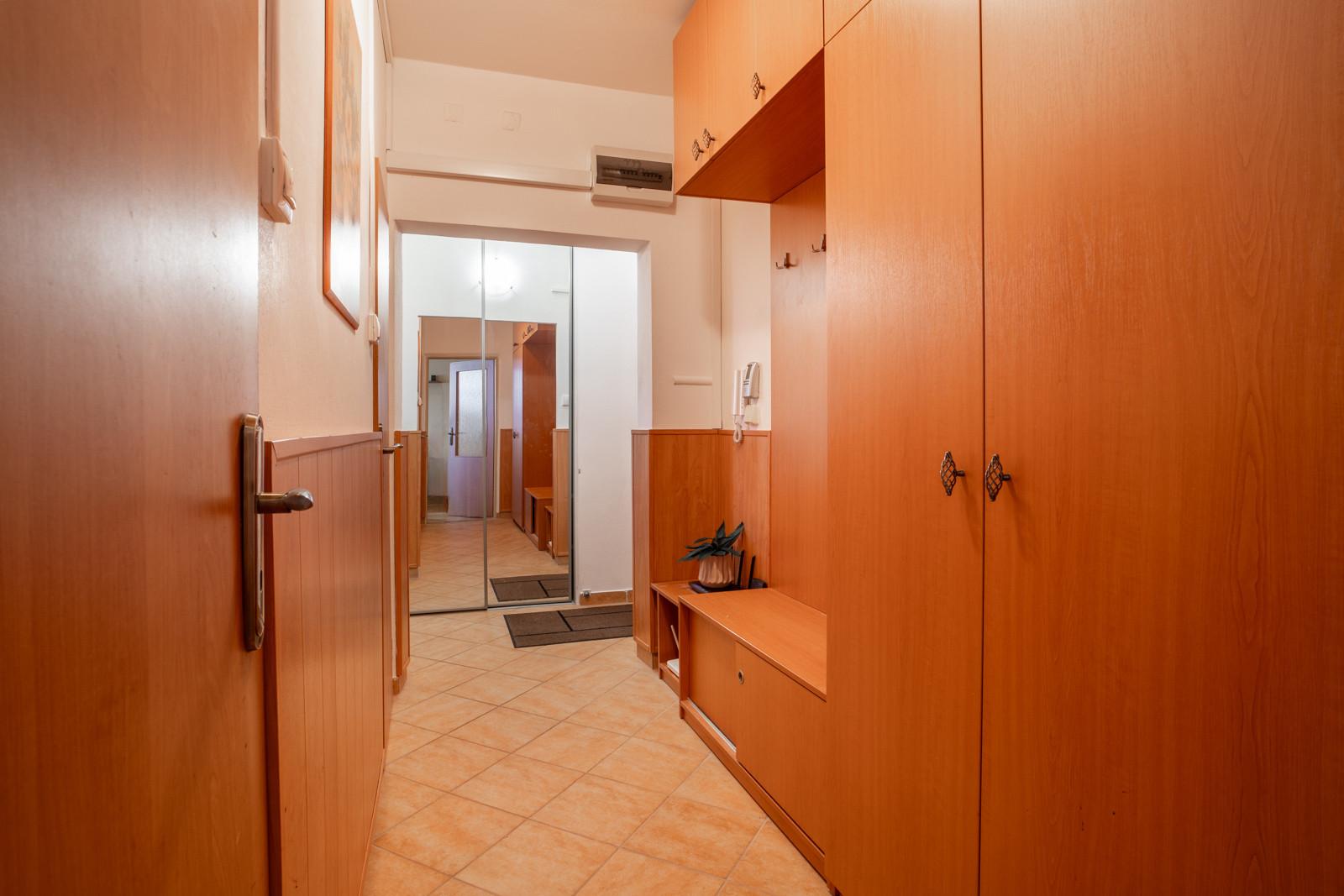 Na predaj 2-izbový byt s balkónom po kompletnej rekonštrukcii v Ružinove