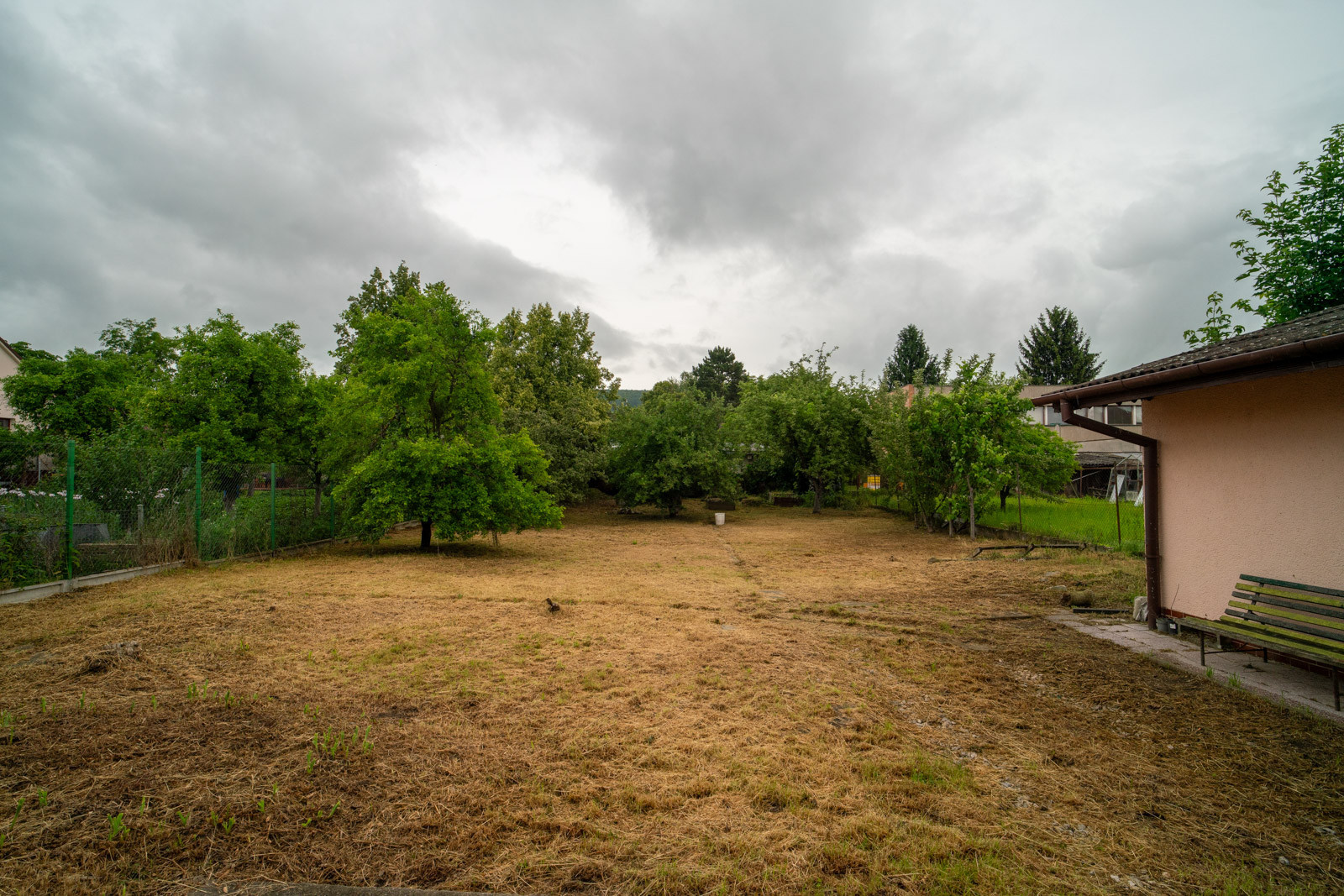 Na predaj rozľahlý pozemok s investičným potenciálom v Trenčíne, časť Zlatovce