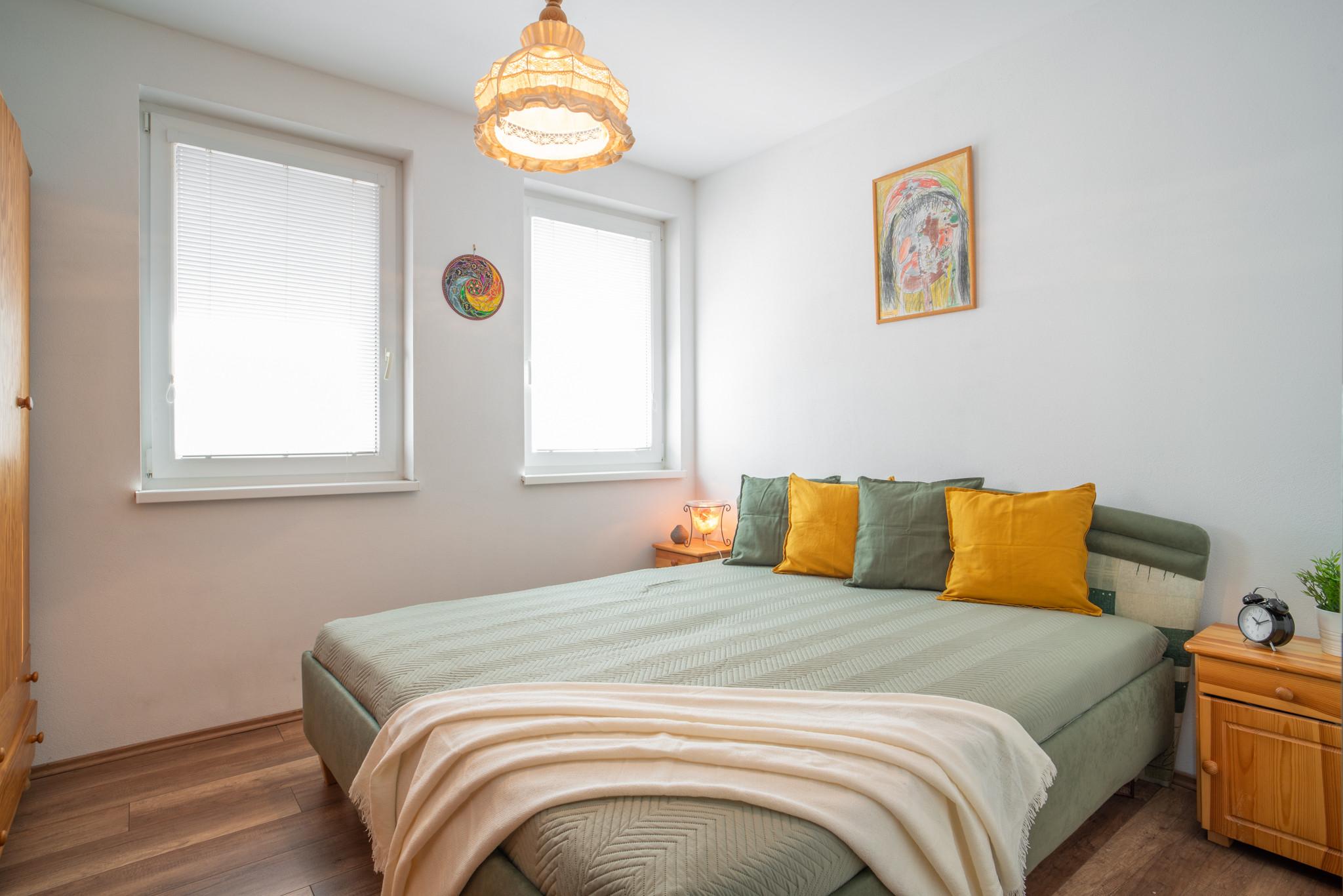 Na predaj kompletne zariadený 2-izbový byt v Novom Meste