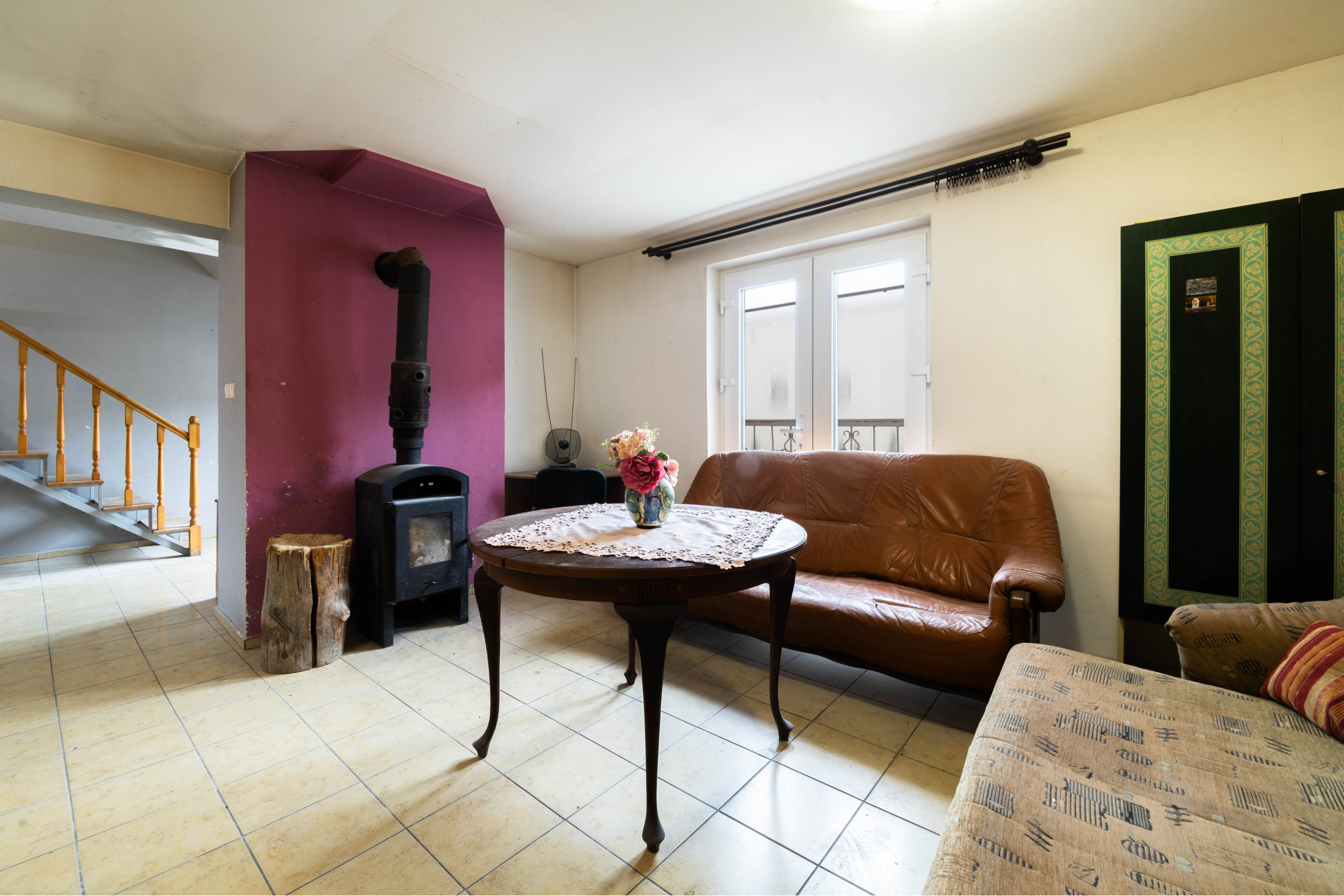 Na predaj 5-izbový byt s terasou a parkovacím miestom v obci Lipovec