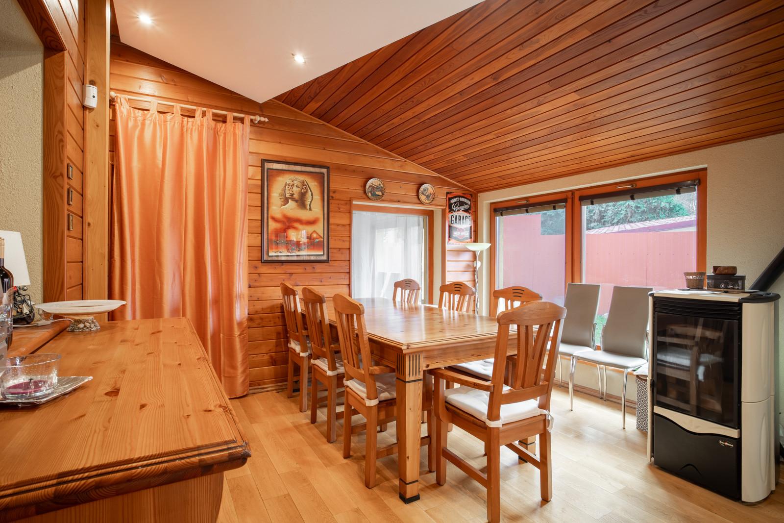 Na predaj príjemný rodinný dom priamo pod lesom v Záhorskej Bystrici