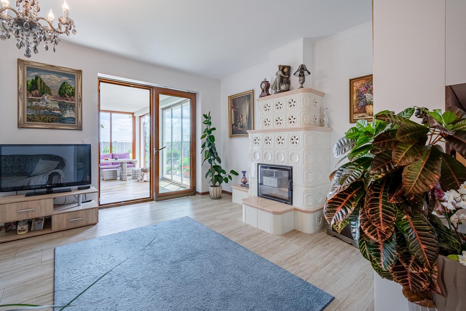 Na predaj priestranný 4-izbový rodinný dom v obci Vieska