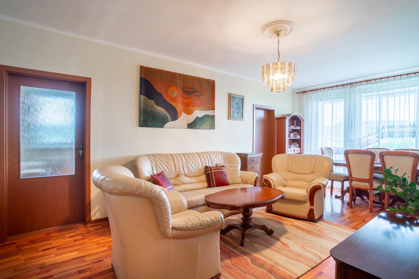 Na predaj slnečný 3-izbový byt s priestrannou loggiou v Bratislave