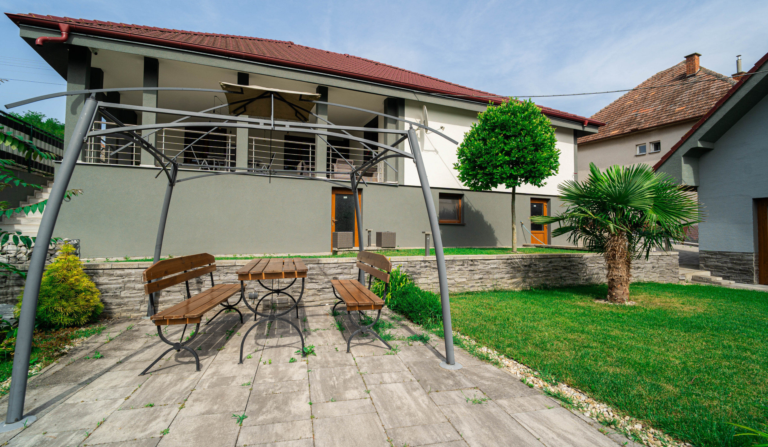 Na predaj 5-izbový rodinný dom v obci Dvorníky