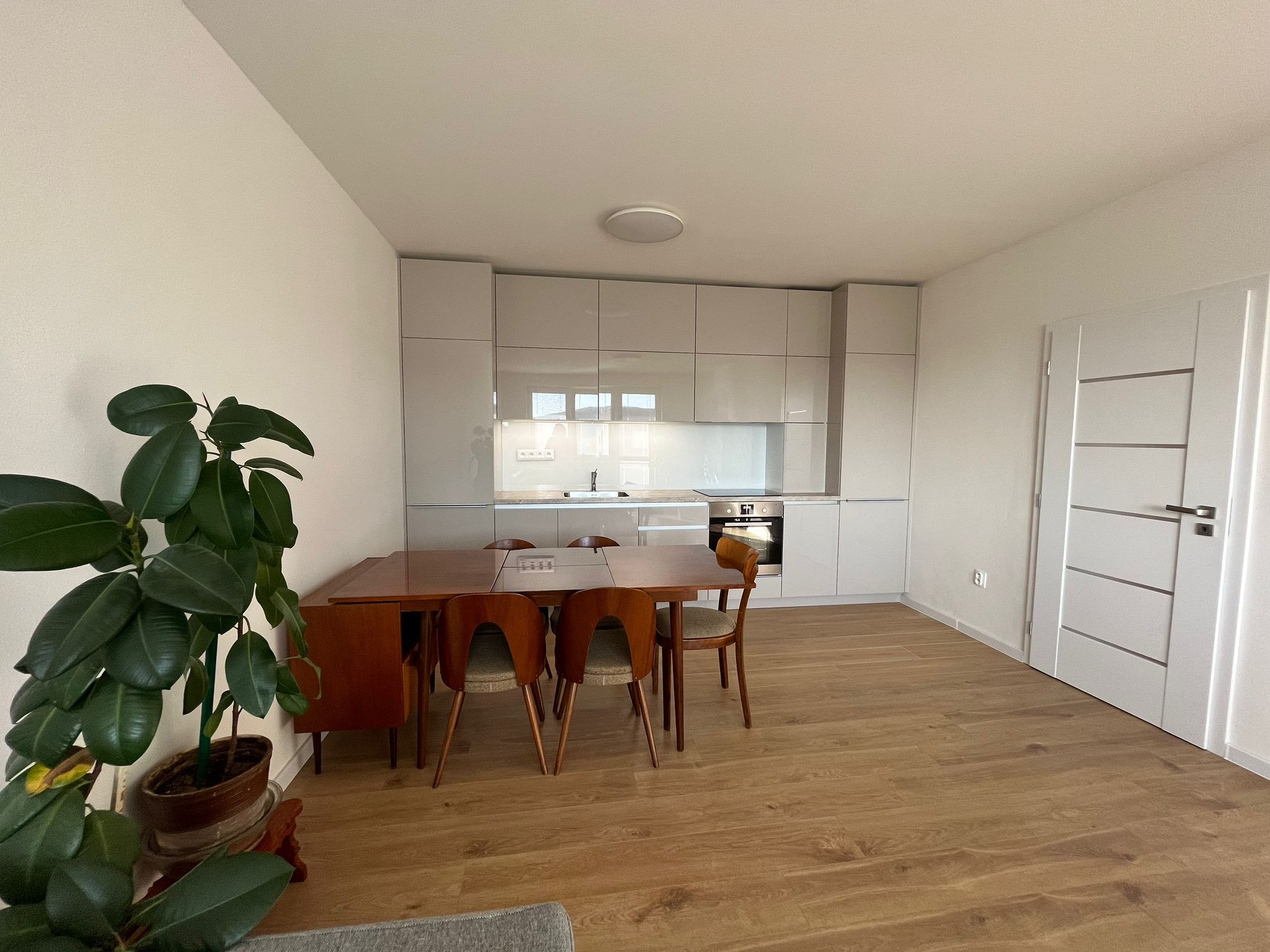 REZERVOVANÉ: Na prenájom nový 2-izbový byt v Trenčíne - Kubrá