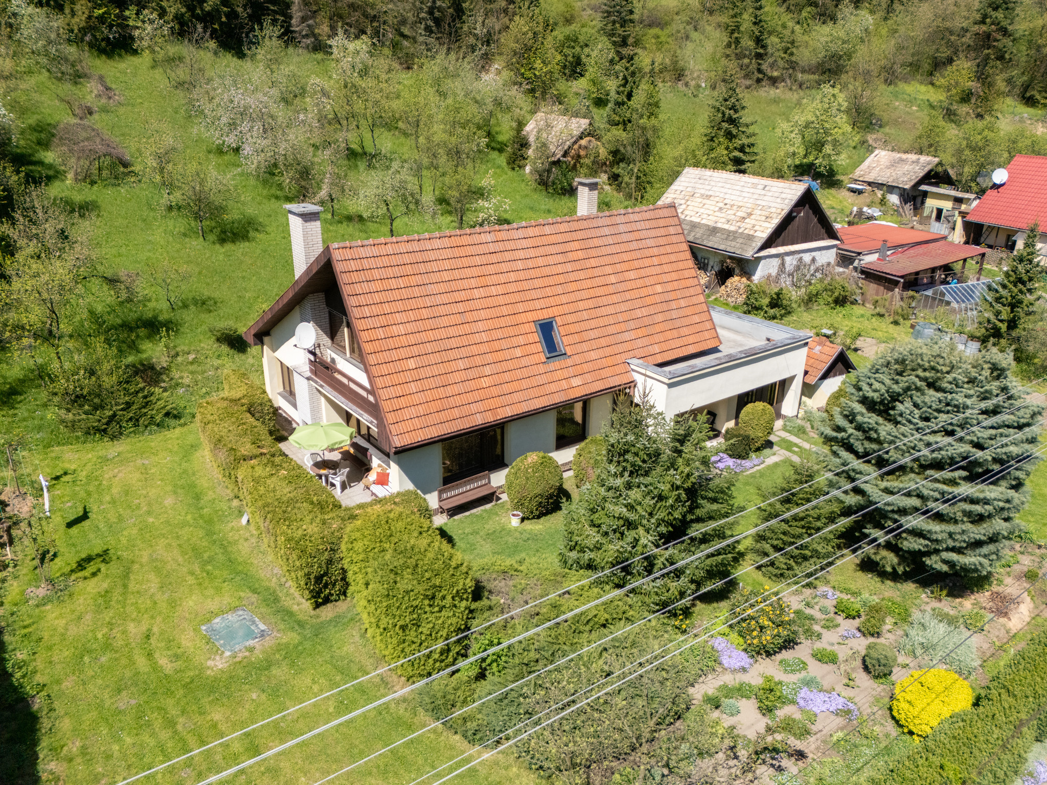 Na predaj 6-izbový rodinný dom v obci Podkriváň