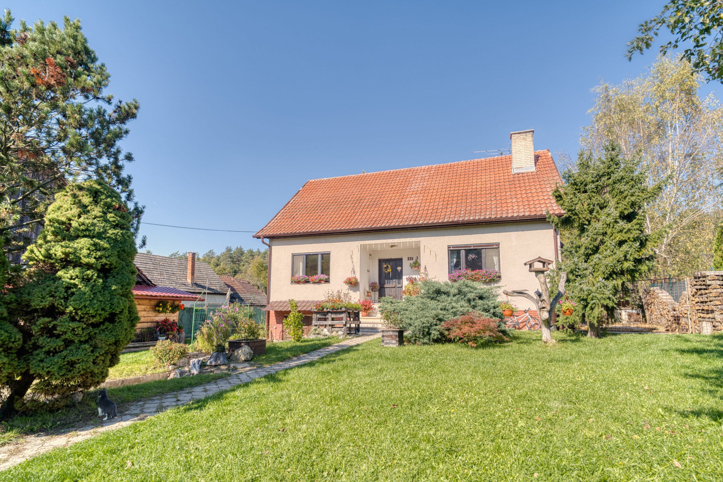 Na predaj trojpodlažný rodinný dom v lokalite Žitná - Radiša