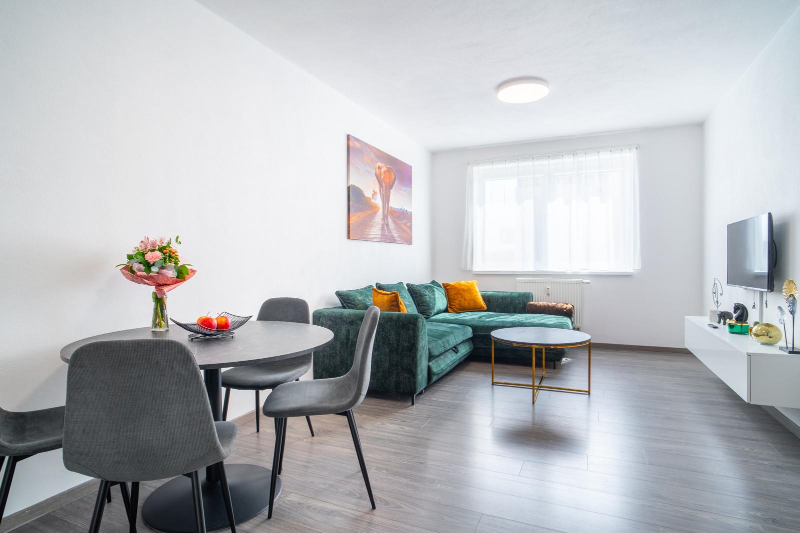 Na predaj moderný 3-izbový byt vo výbornej lokalite Serede