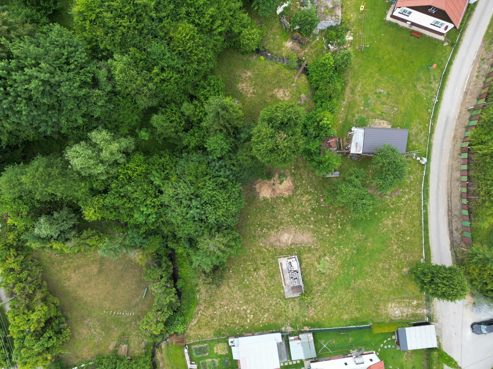 Na predaj stavebný pozemok v obci Ochodnica