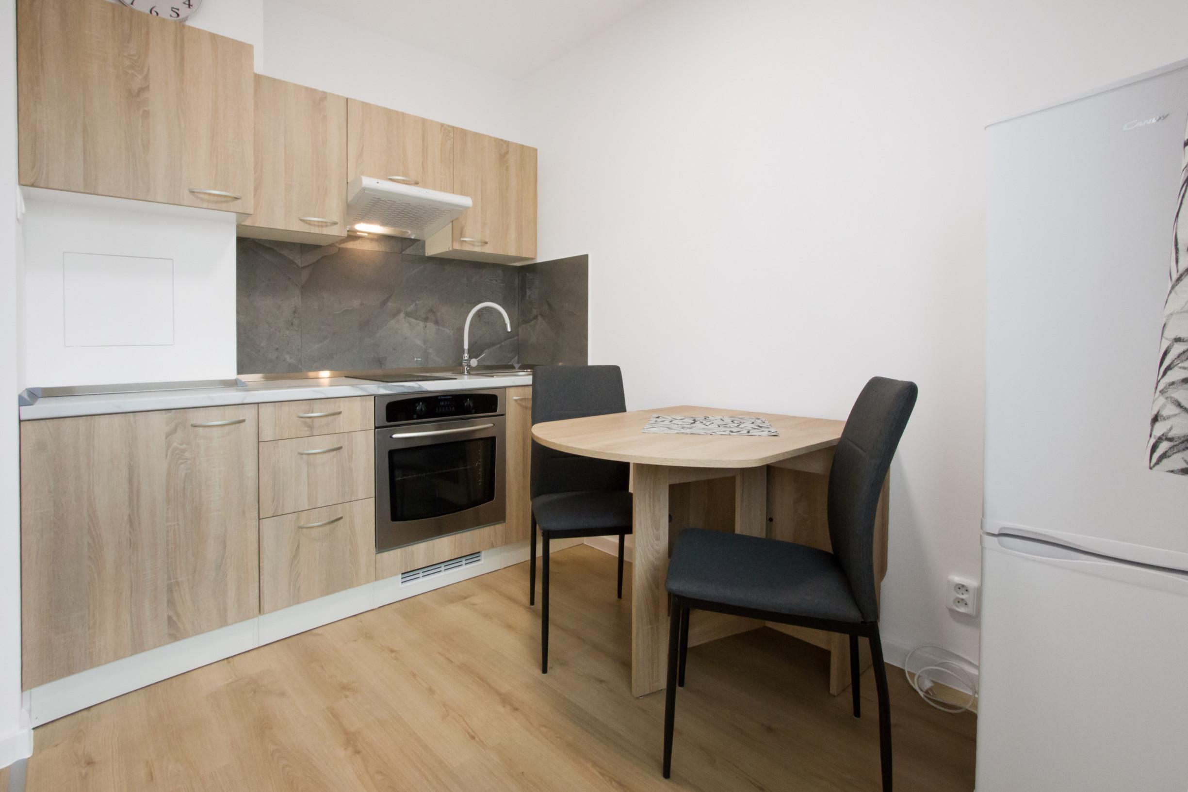 REZERVOVANÉ: Na prenájom 1-izbový byt v centre Šamorína