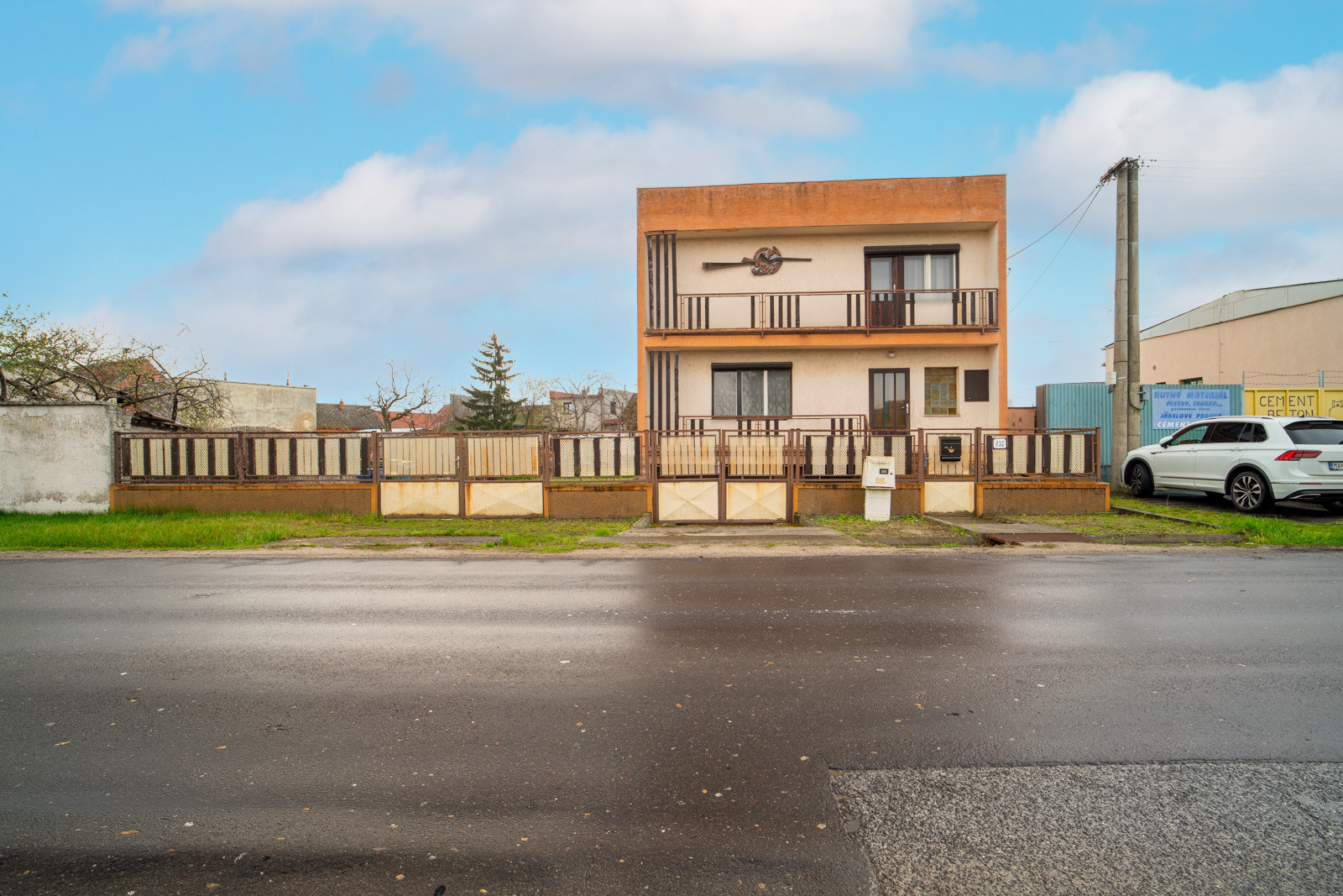 Na predaj 5-izbový rodinný dom Veľké Leváre