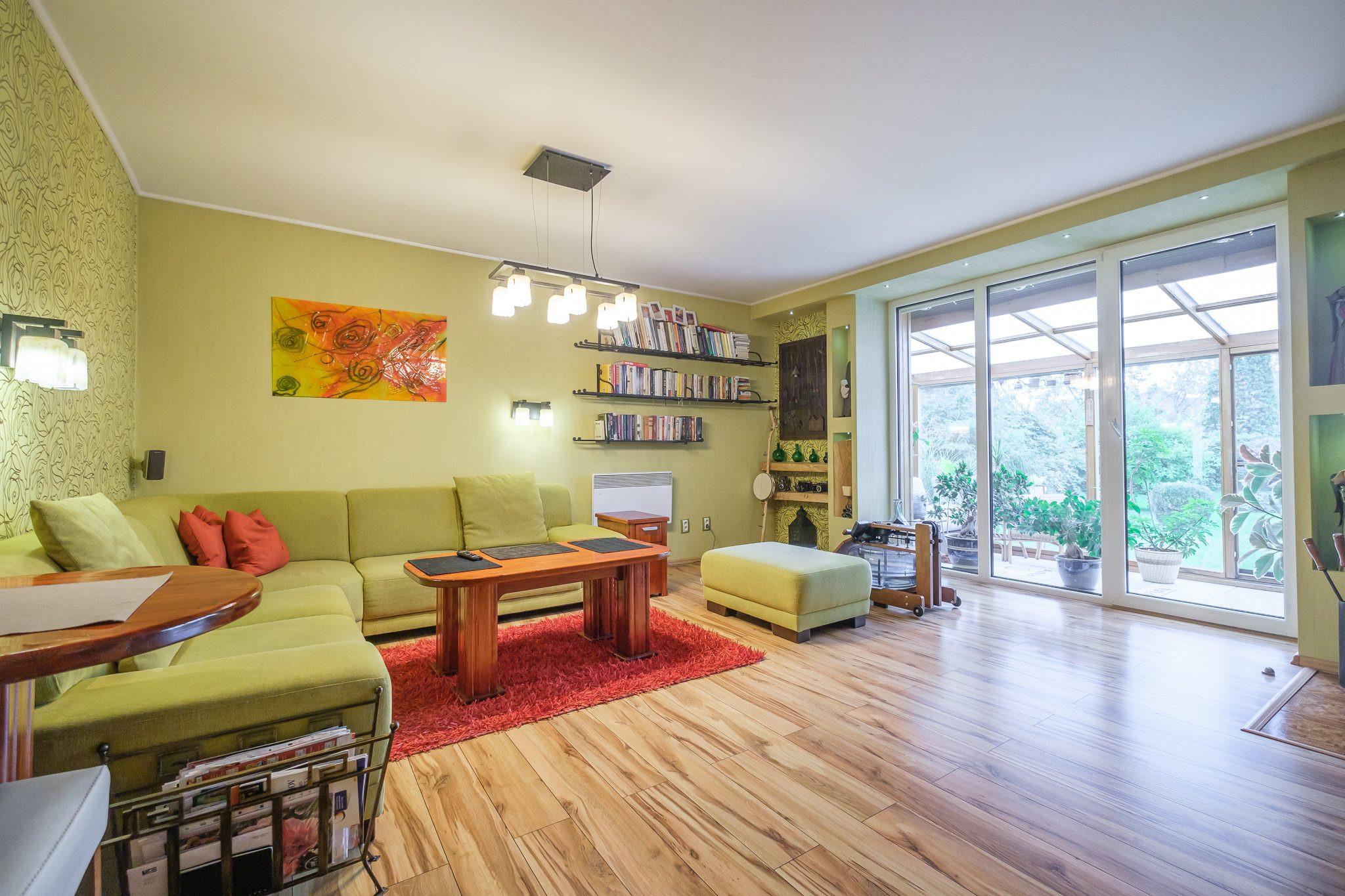 Na predaj priestranný rodinný dom s bazénom a rozsiahlym pozemkom v Bretejovciach