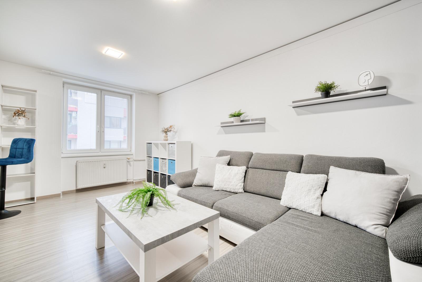 Na prenájom kompletne zariadený 2-izbový byt v centre Malaciek