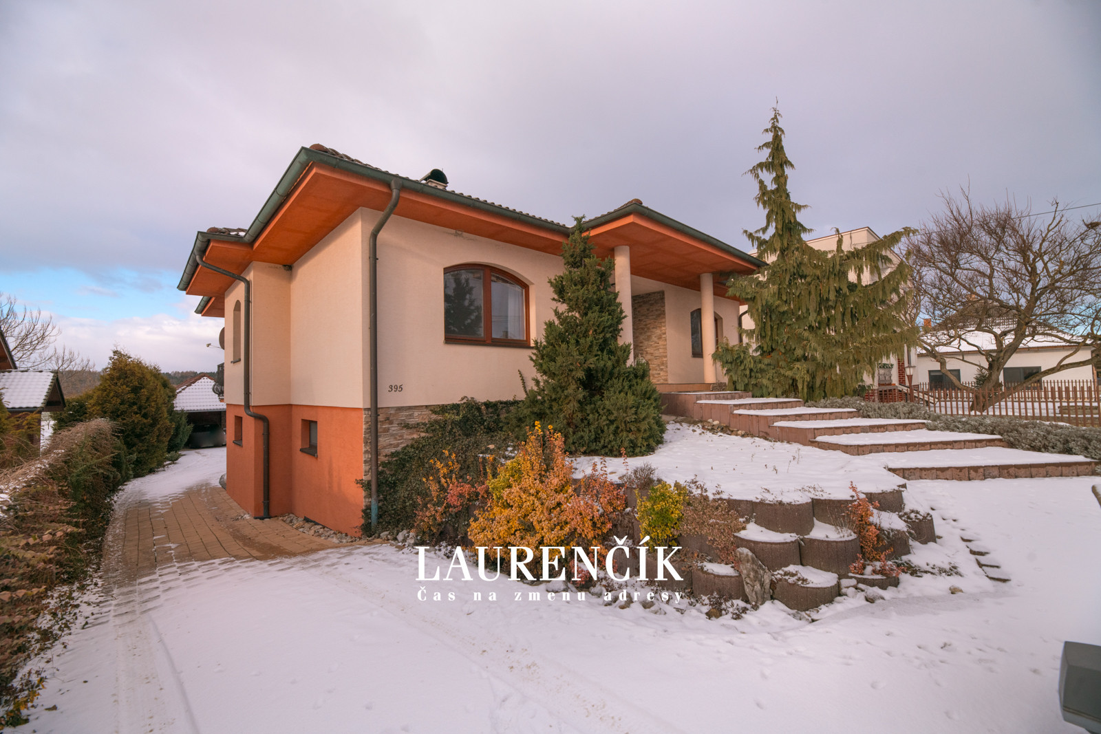 Na predaj veľkorysý 7-izbový rodinný dom v obci Podlužany