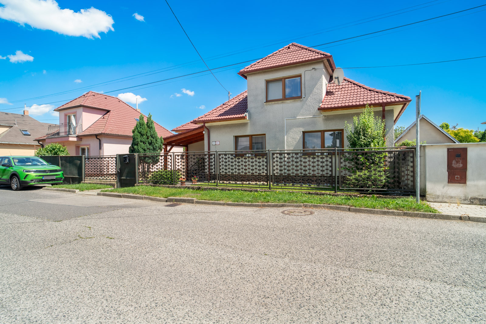 Na predaj rodinný dom s potenciálom v srdci Rovinky