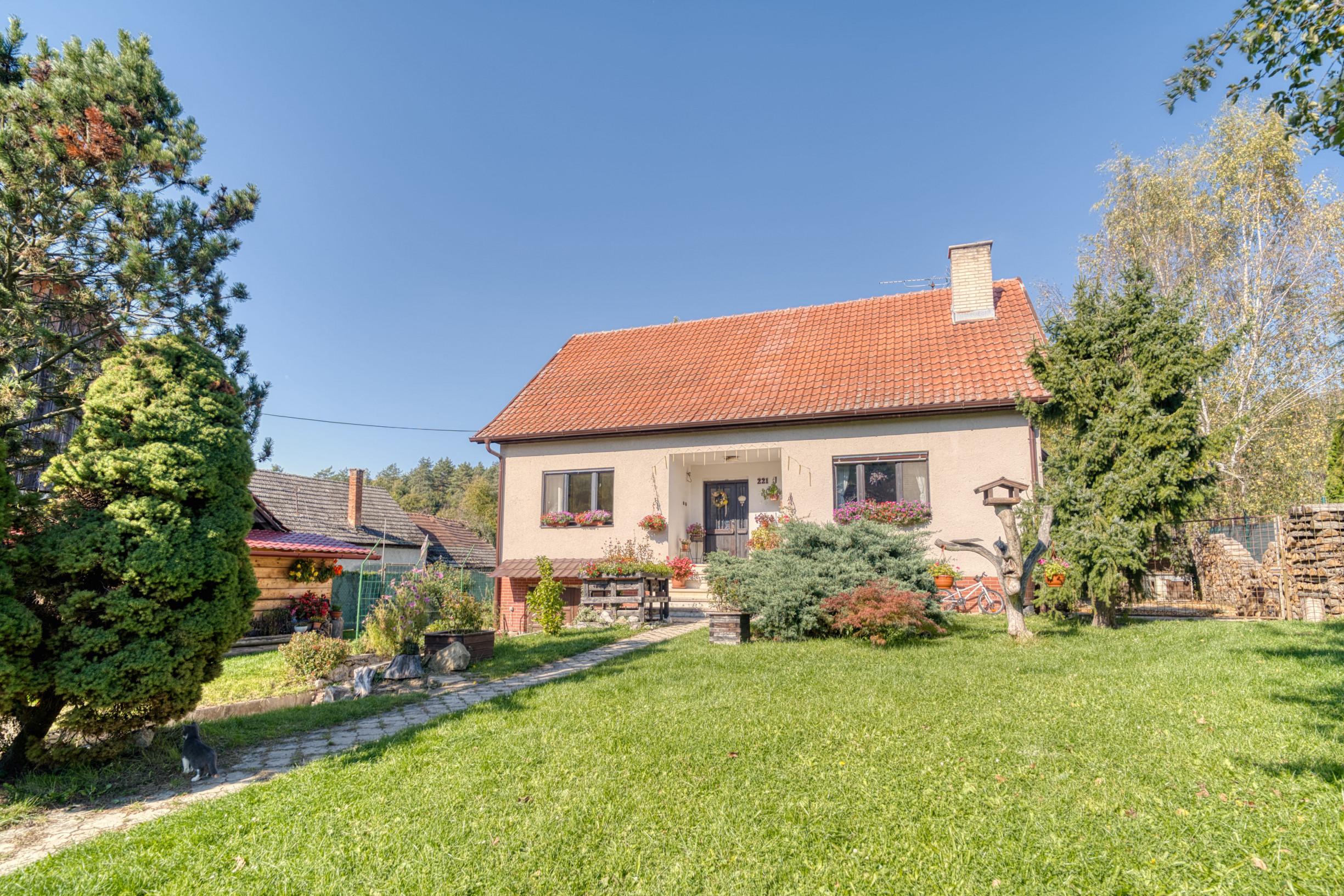 Na predaj trojpodlažný rodinný dom v lokalite Žitná - Radiša