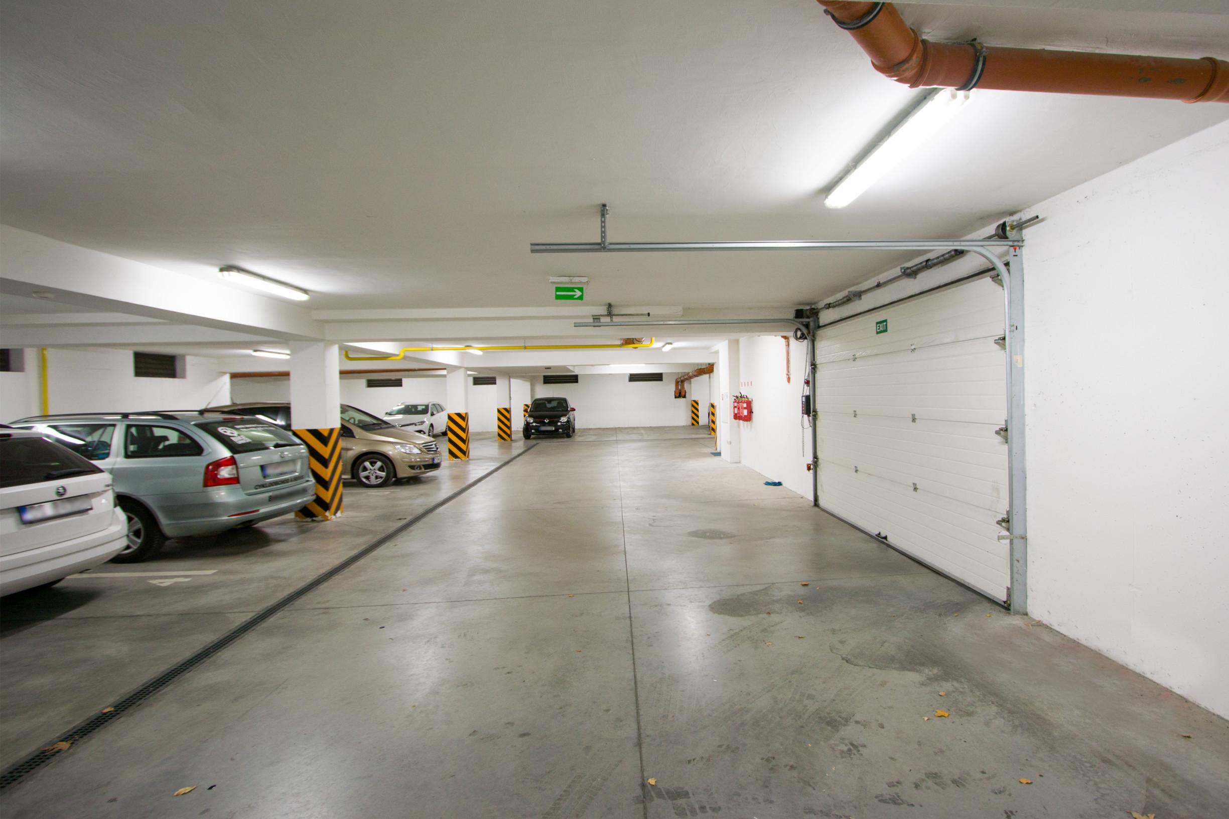 Na prenájom garážové státie v suteréne v Šamoríne