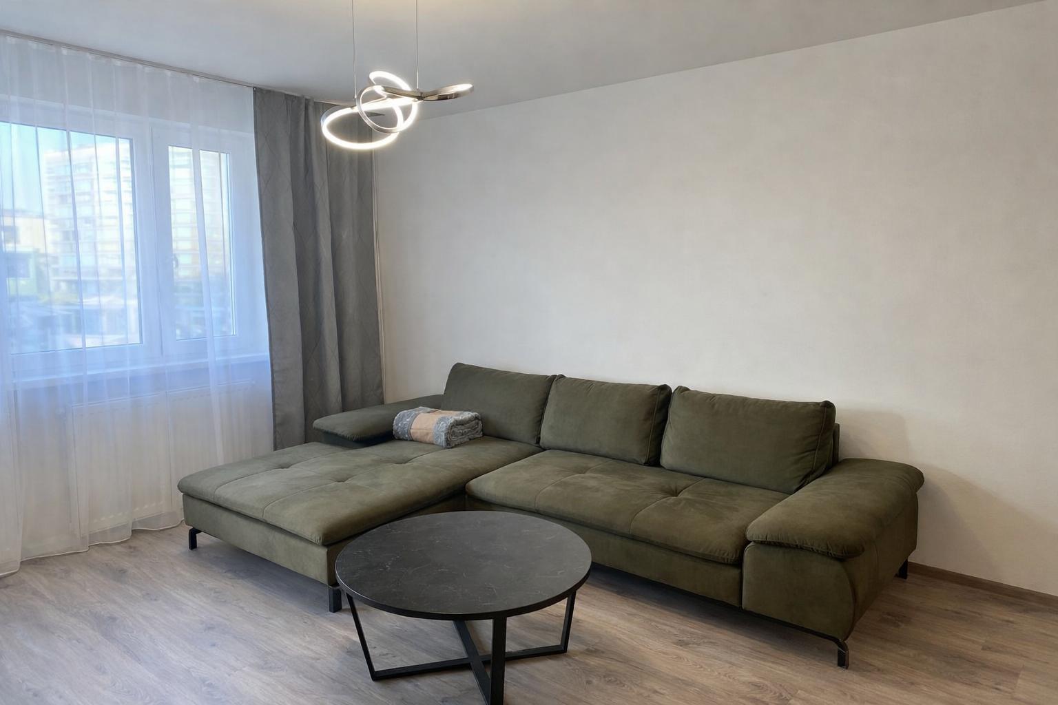 Na prenájom moderný 2-izbový byt v Trenčíne – Halalovka