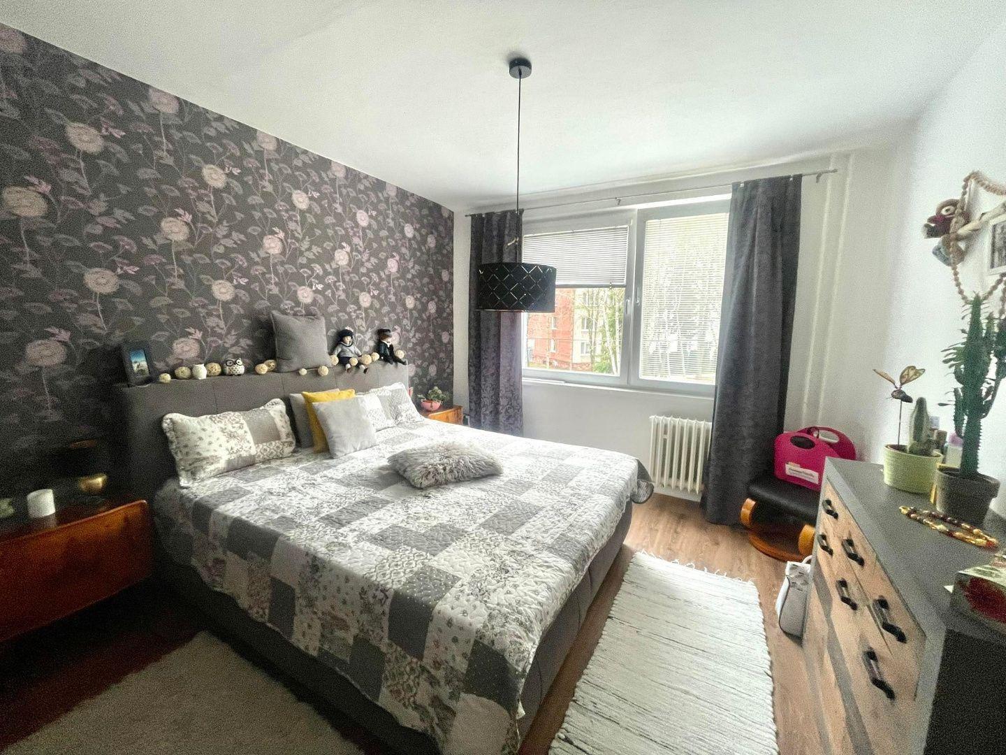 Exkluzívna ponuka 3 izb. veľkometrážného bytu v Bánovciach n/B s balkónom a pivnicou- SEVER