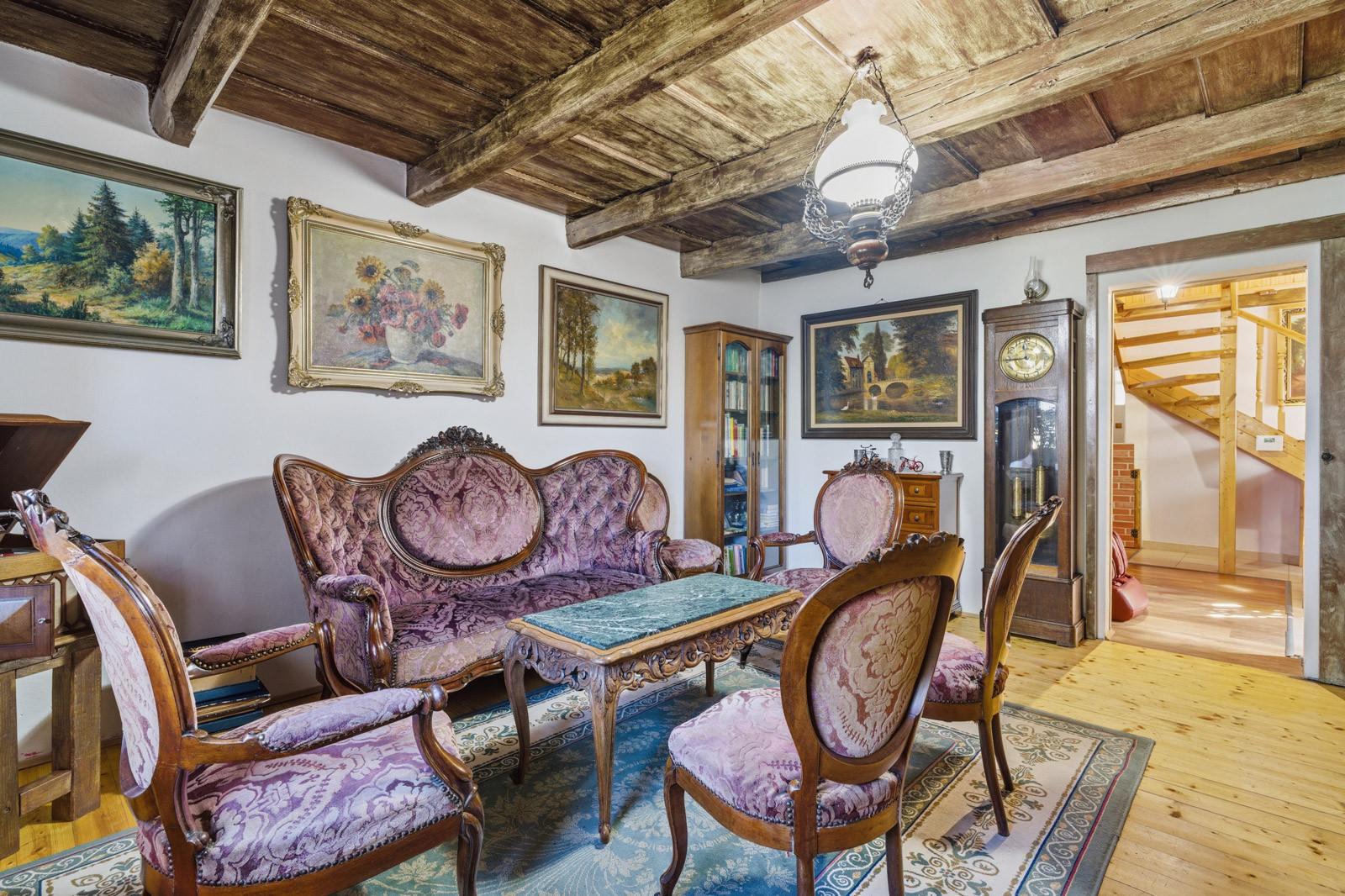 Na predaj autentický rodinný dom so starožitnosťami v Holíči