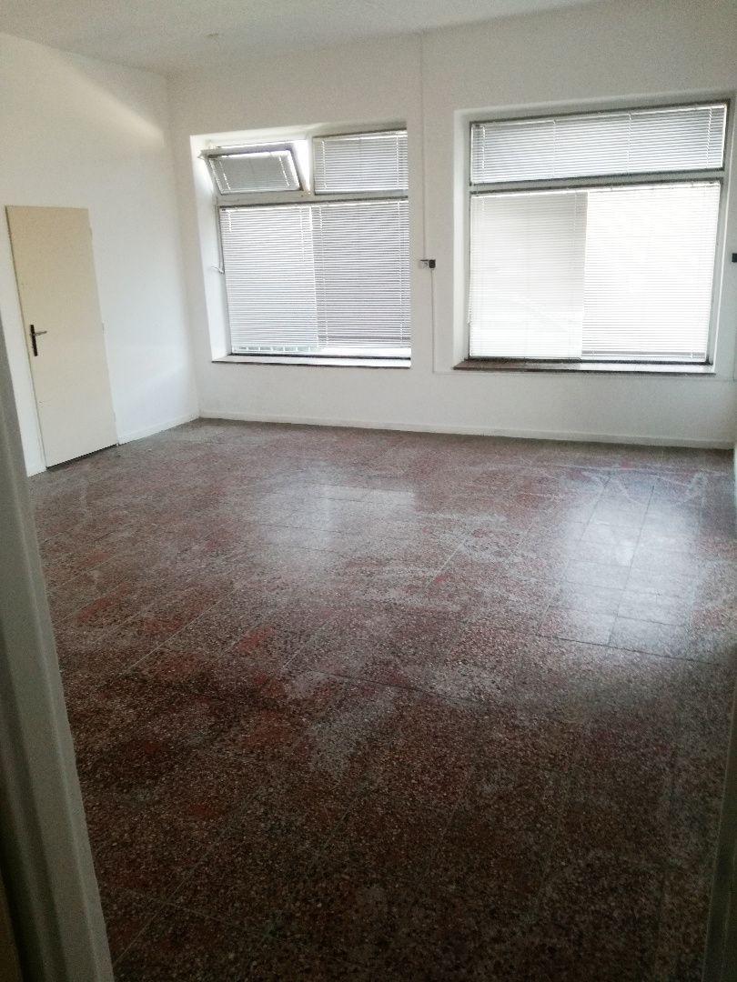 Na prenájom /výrobno-skladovacie priestory/ Prusy