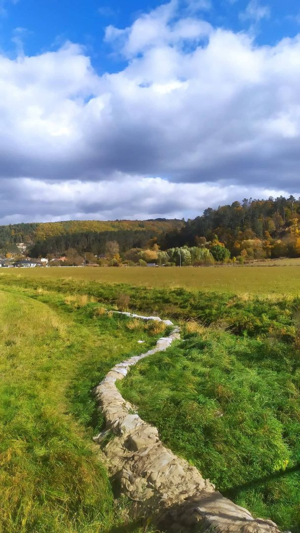 Investičné pozemky v obci UHROVEC