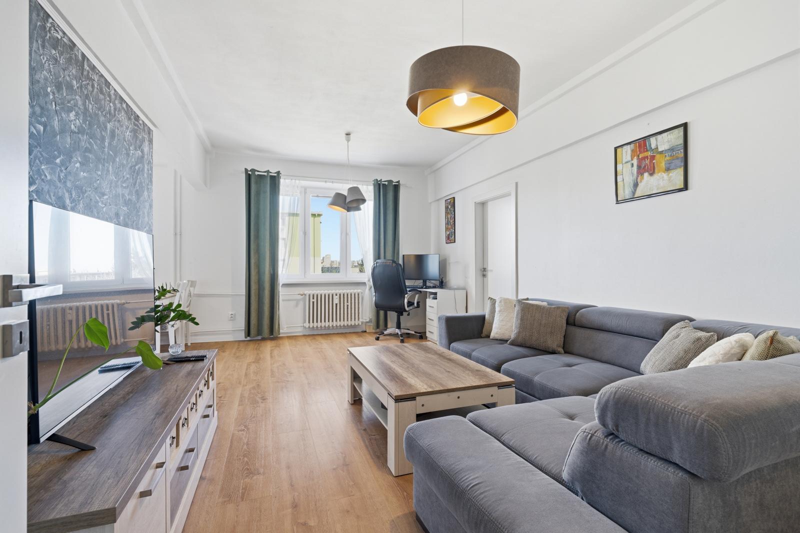 Na prenájom 3-izbový byt s balkónom v Rači