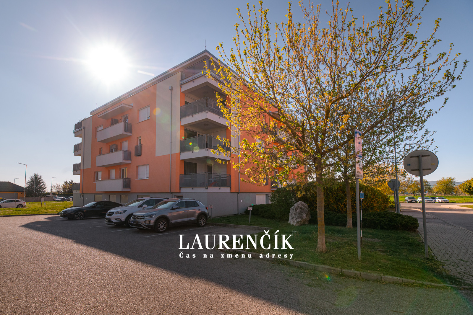 NA PRENÁJOM | 2- IZBOVÝ BYT S PARKOVACÍM MIESTOM, VILLA PARK - TRENČÍN