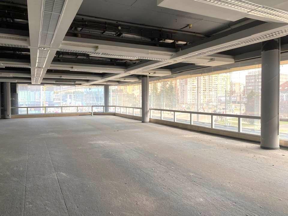 Obchodný priestor 400 m2, s oknami na ulicu, na 1. poschodí OD DARGOV, Košice - centrum