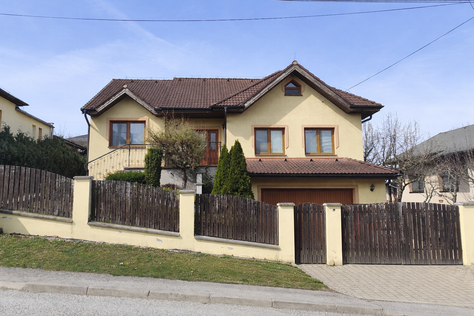 Na predaj dvojgeneračný rodinný dom blízko Bánoviec nad Bebravou