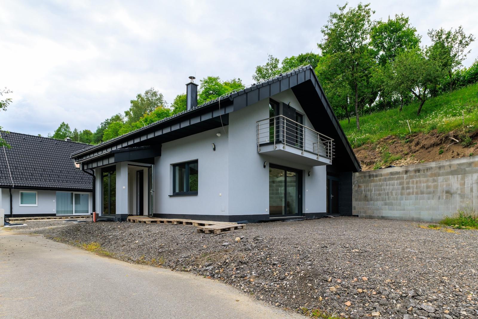 Na predaj technologicky nadštandardný 5-izbový rodinný dom v Počarovej