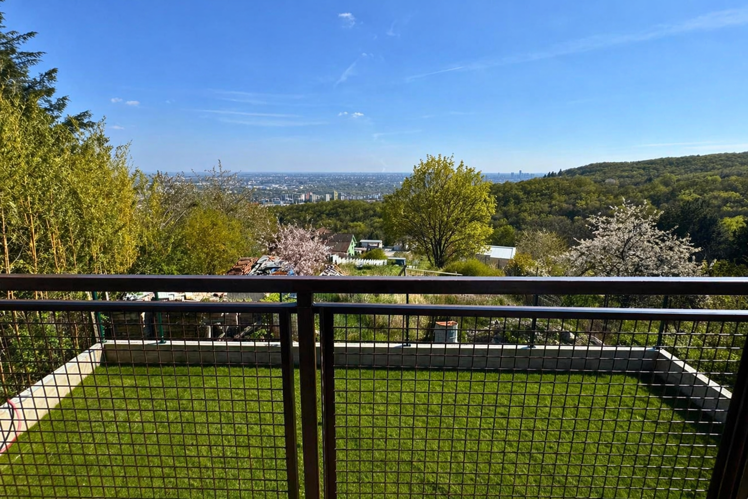 Na predaj rekreačná chata s panoramatickým výhľadom