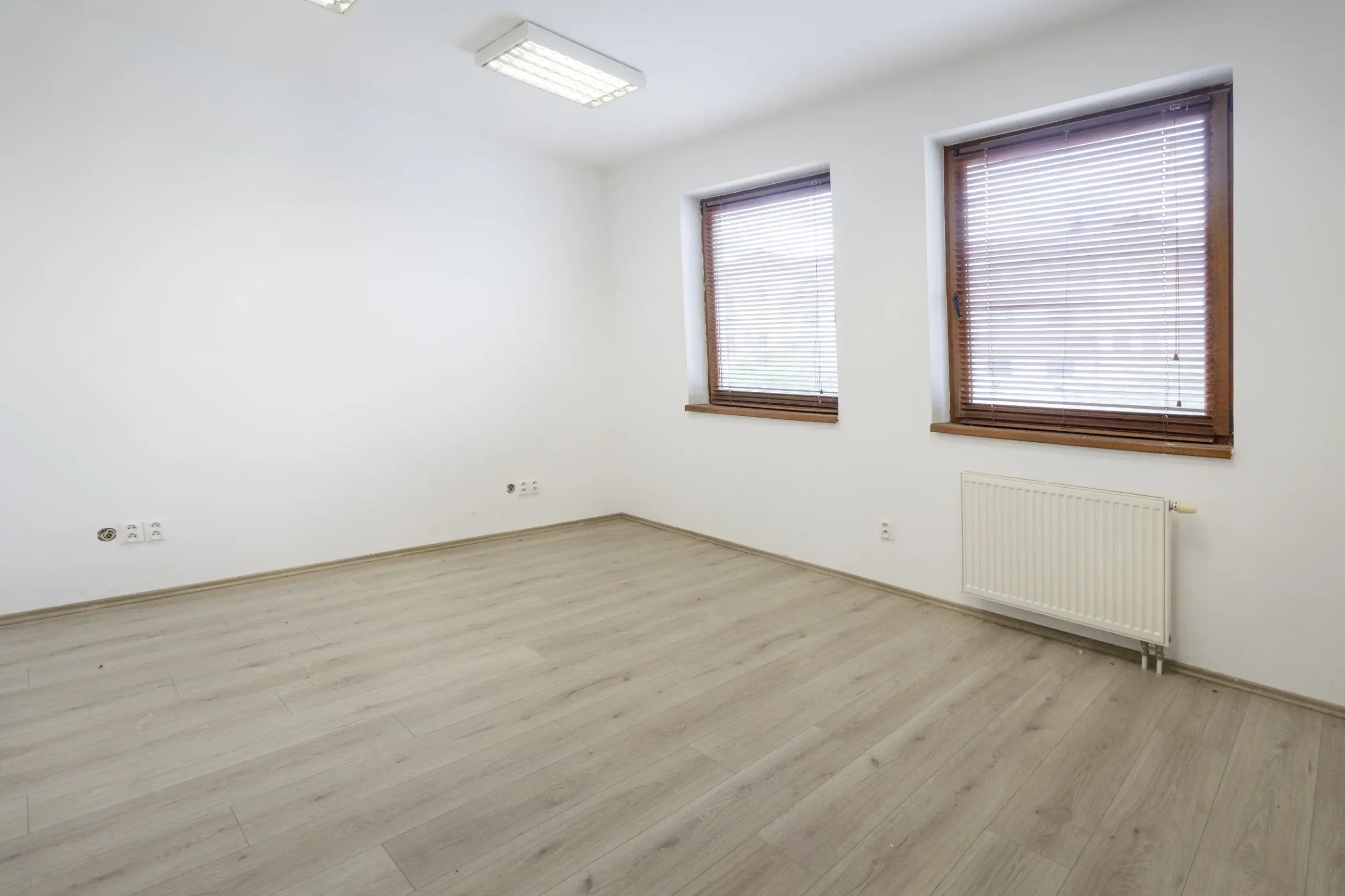 Na prenájom kancelária č.27 v Šamoríne